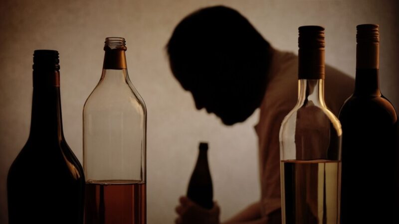 Alcohol Addiction Symptoms: Recognizing the Signs and Seeking Help